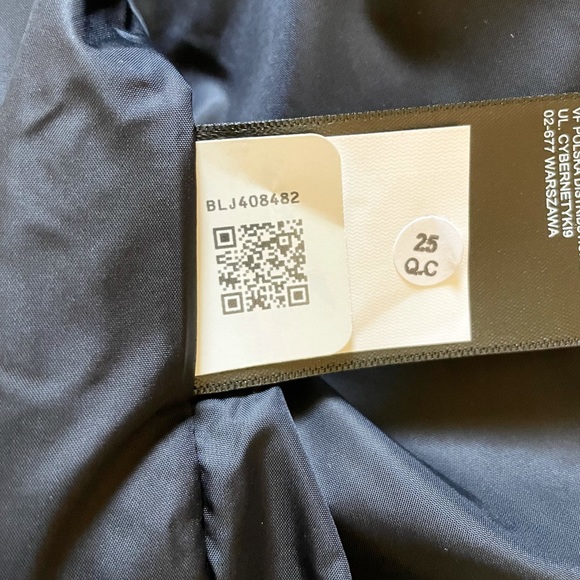 The North Face Men’s Kepplier Black Rain Jacket - Picture 8 of 9